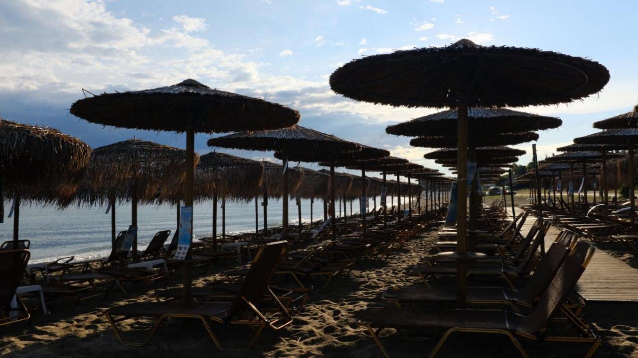 Beach Front Vintage Villa Kalliktratis Nea Kallikrateia Bagian luar foto