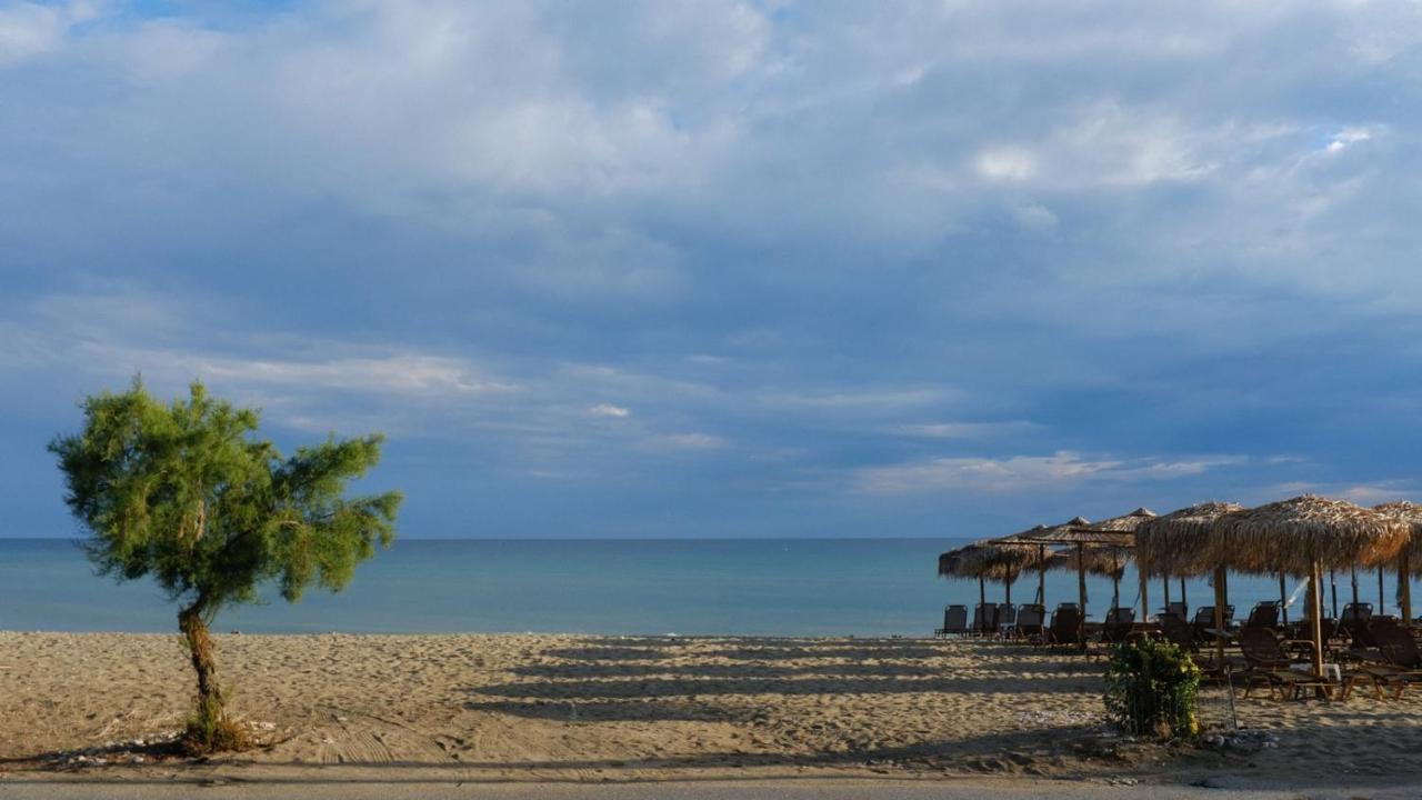 Beach Front Vintage Villa Kalliktratis Nea Kallikrateia Bagian luar foto