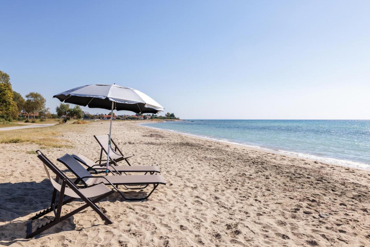 Beach Front Vintage Villa Kalliktratis Nea Kallikrateia Bagian luar foto