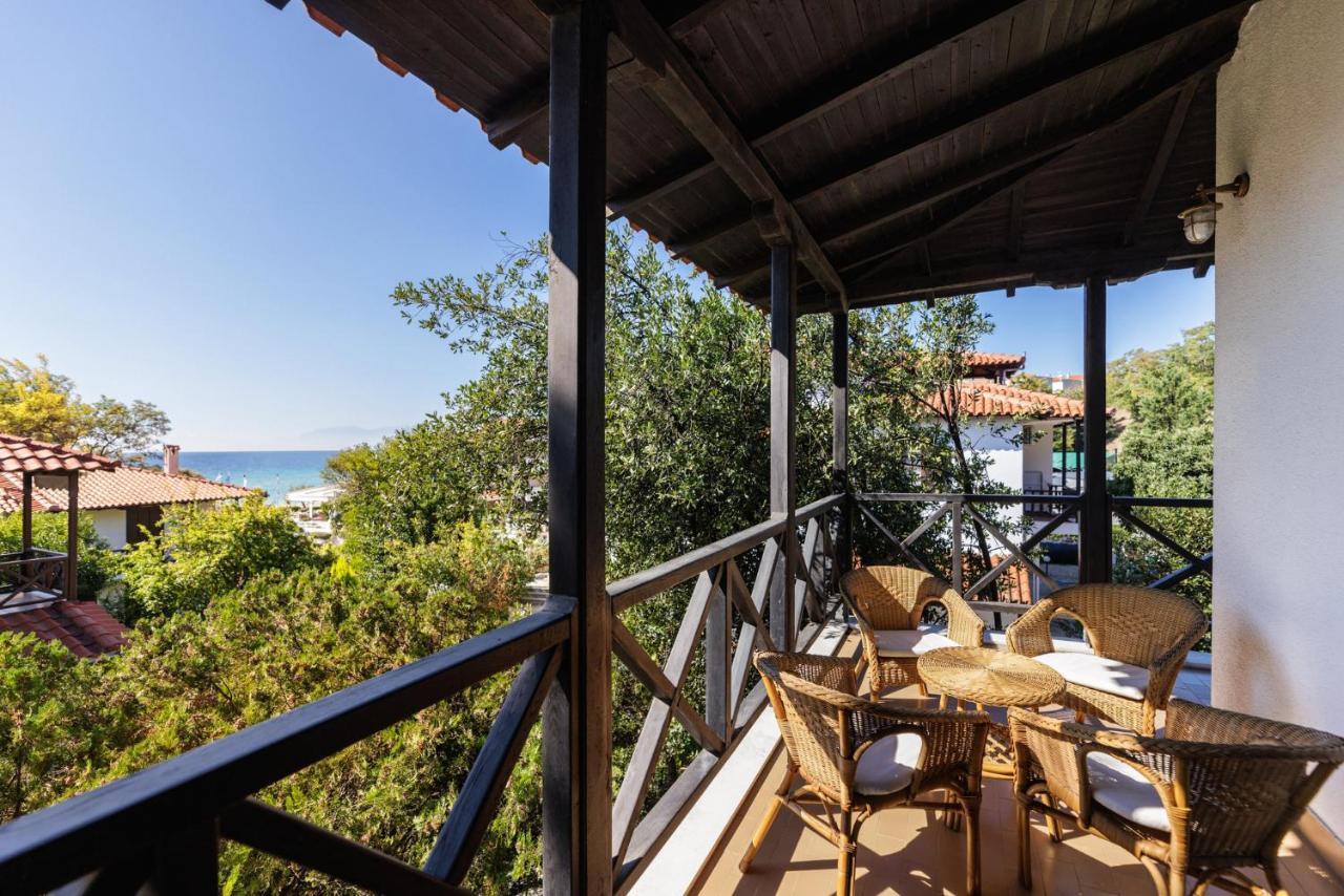 Beach Front Vintage Villa Kalliktratis Nea Kallikrateia Bagian luar foto